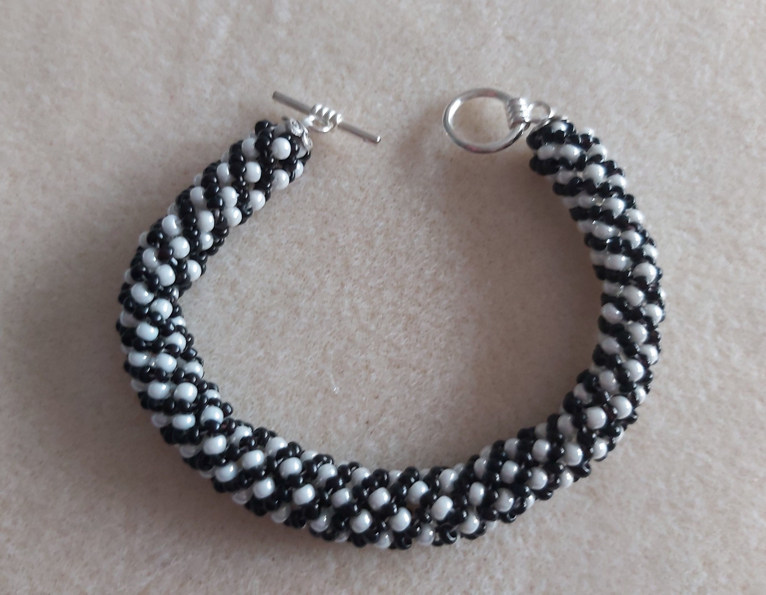 Russian Spiral stitch Bracelet  - Black & White Miyuki 8/0 Seed Beads 7.5"