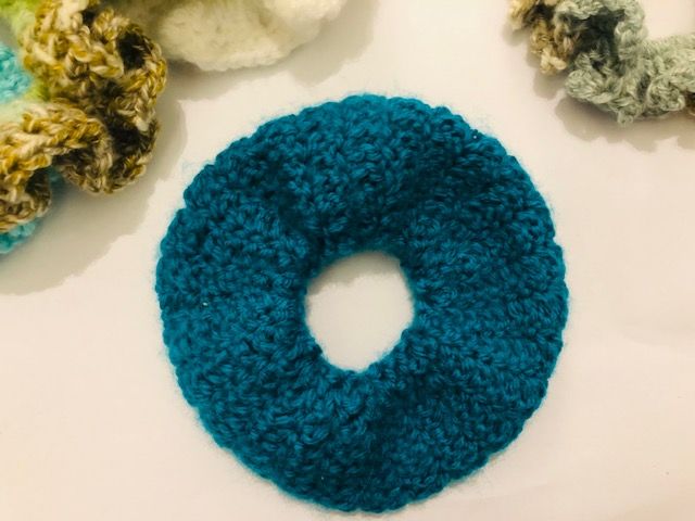 Donut style scrunchie, 13cm wide, crocheted