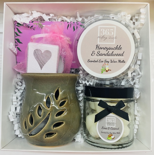Jar of Hearts Gift Set Lime & Coconut/ Honeysuckle & Sandalwood 