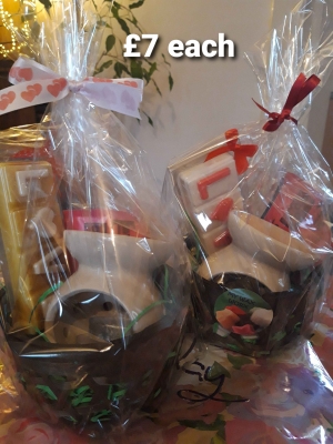 handmade-item handmade-gifts LOVE Melt Gift Basket 