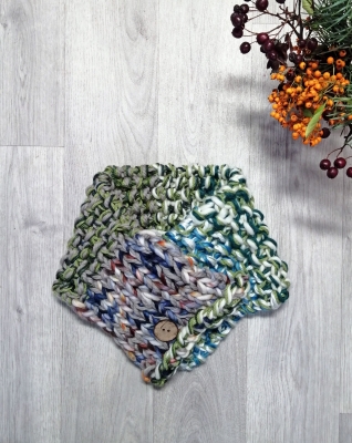 Green Wrap / neck warmer, hand knit in merino rich yarns, unique colourway