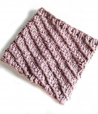 Snuggly, super chunky merino wool cowl in dusky pink