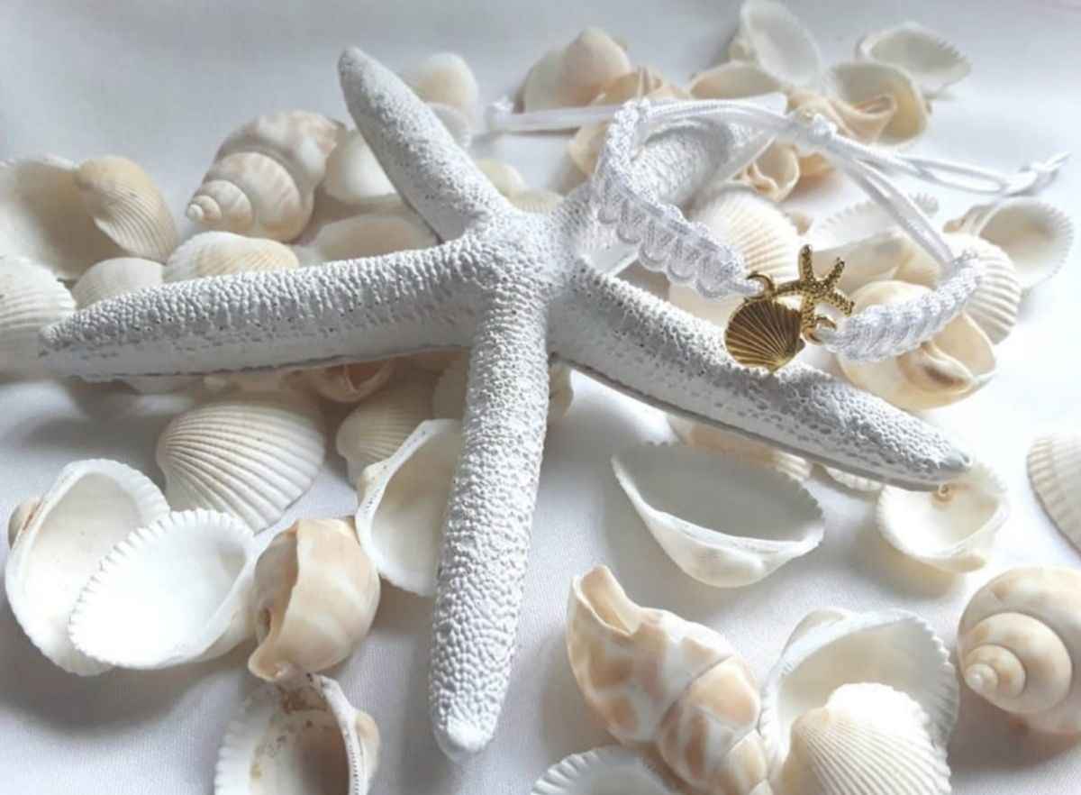 Beach Inspired Bracelet ðŸŒž
Shell bracelet
Friendship Bracelet 
Beach Cord Bracelet 
Starfish bracelet