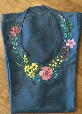 handmade-item handmade-gifts Hand painted Silk Tunic Top  with beautiful neck line 