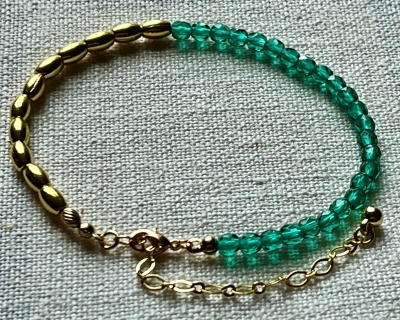 handmade-item handmade-gifts Green and gold glass beaded bracelet gift for her Summer birthday