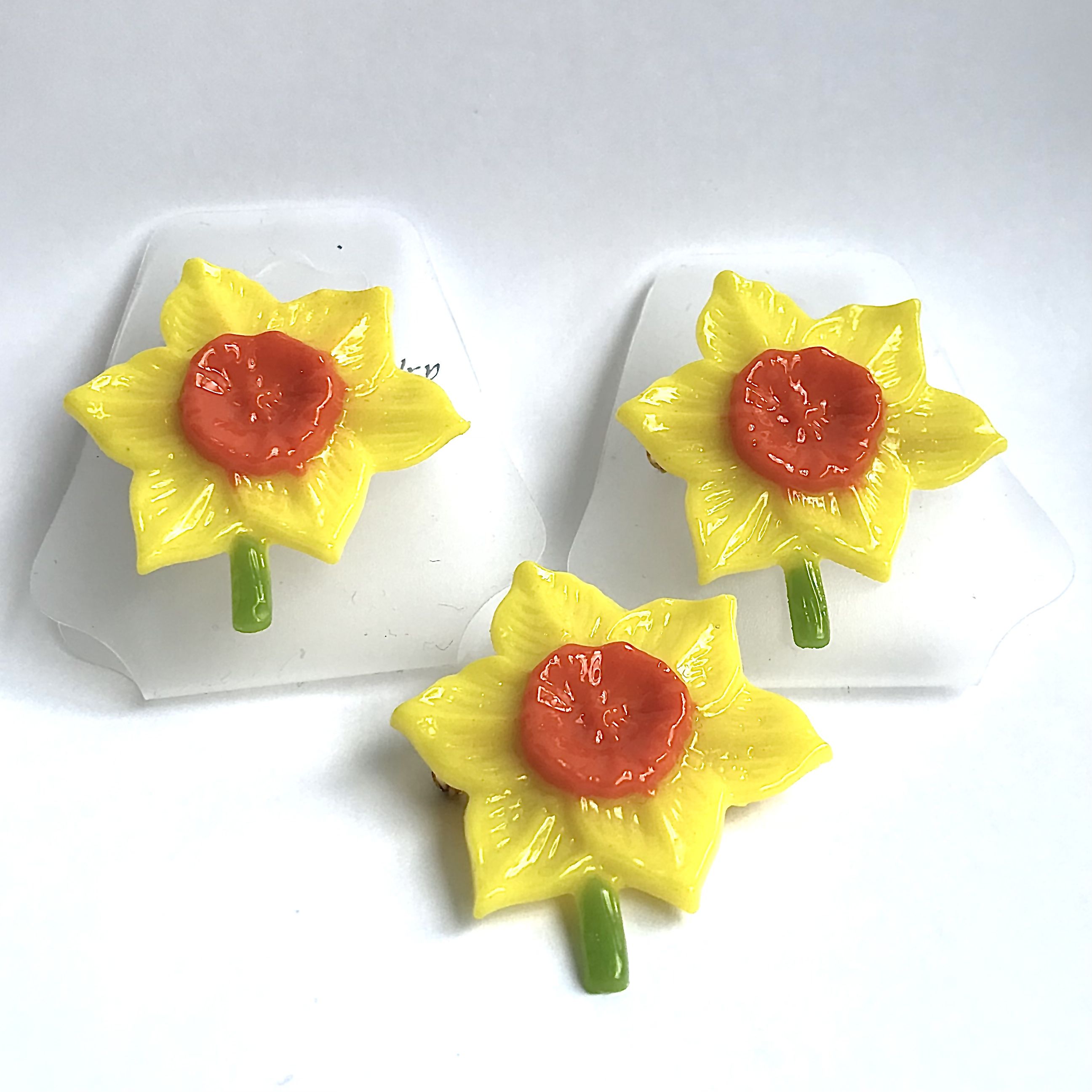 Glass Daffodil Brooch in aid of Marie Curie
