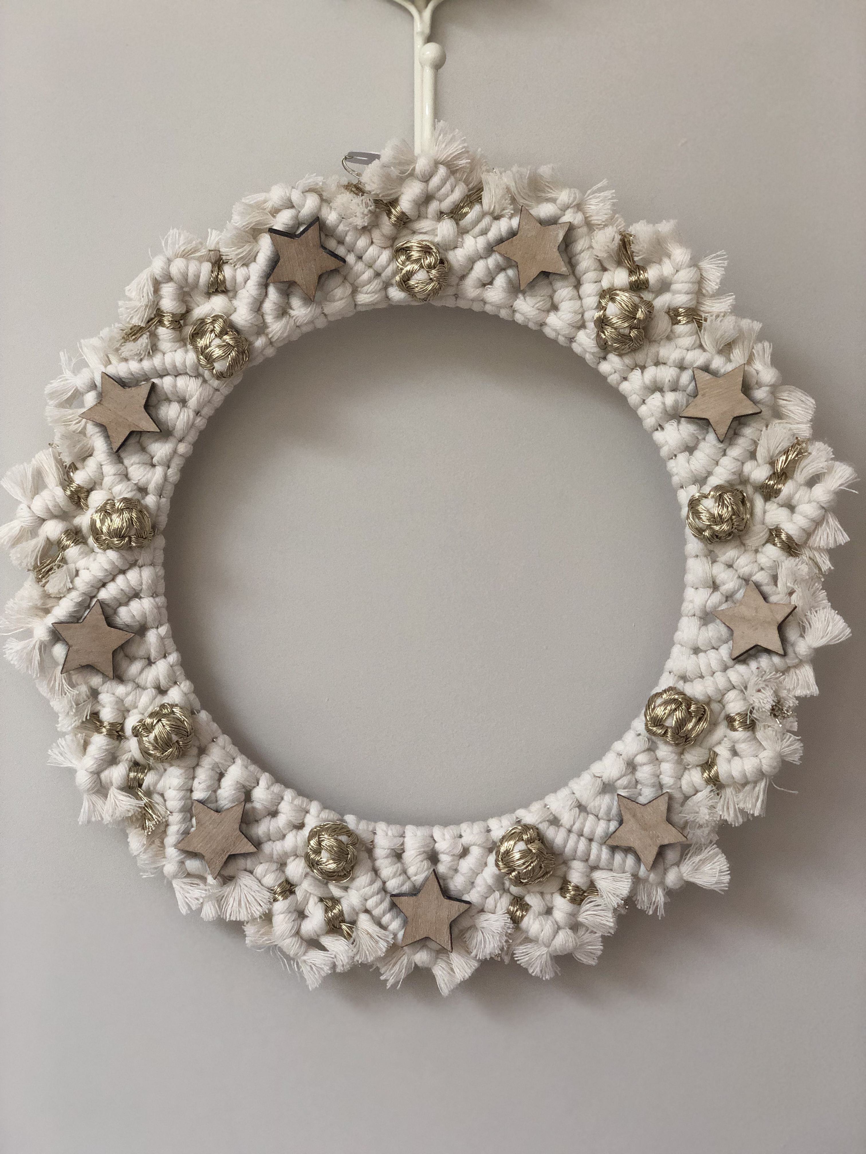 Macrame berry and star wreath 