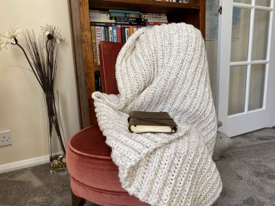 Crochet Lap Throw in Blended Yarn