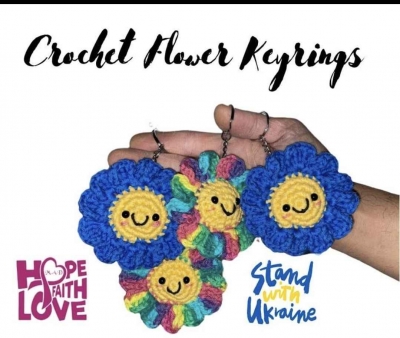 Crochet flower keyring 