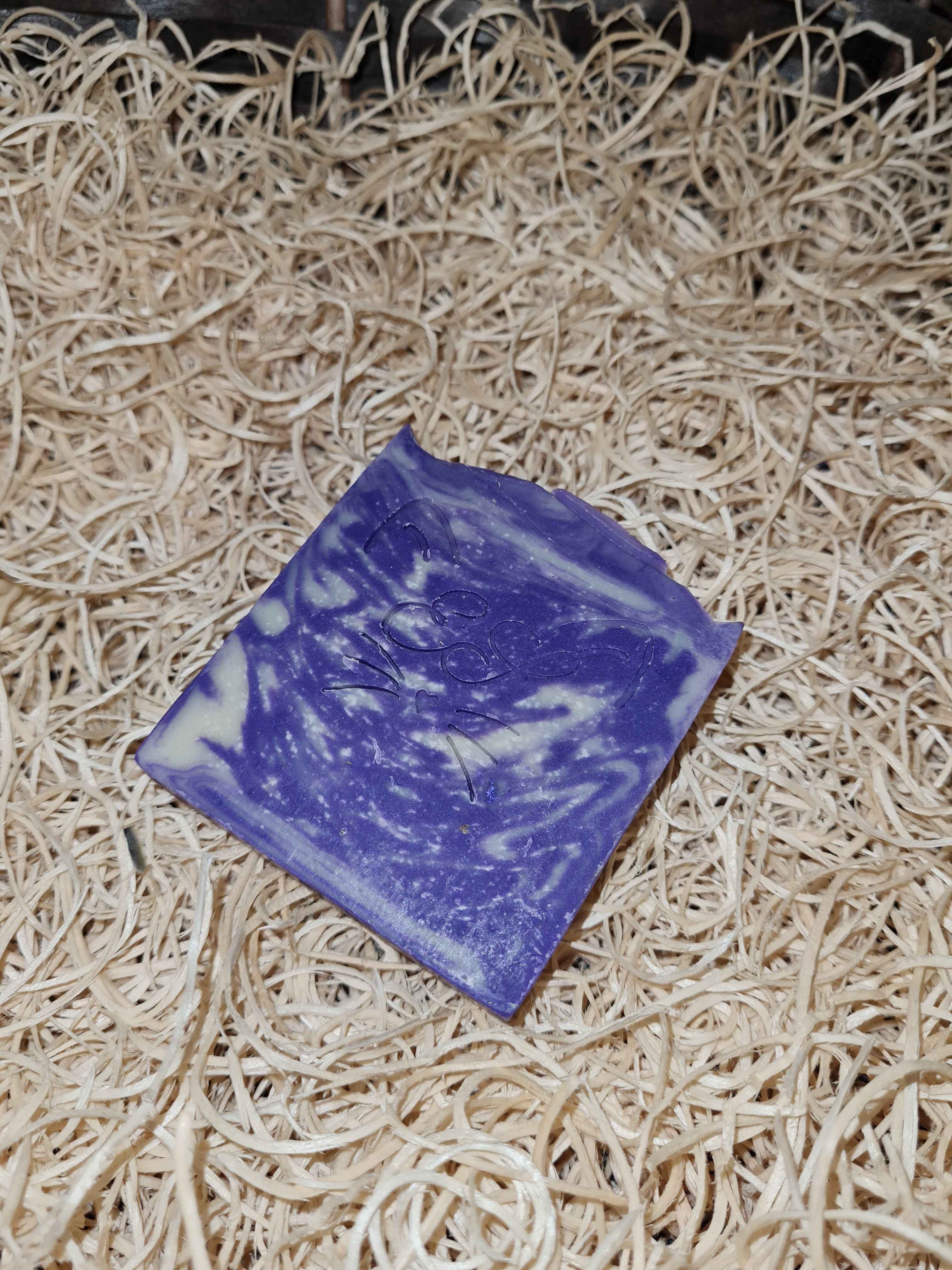 Goat's milk soap with Lavender essential oil and Beeswax 