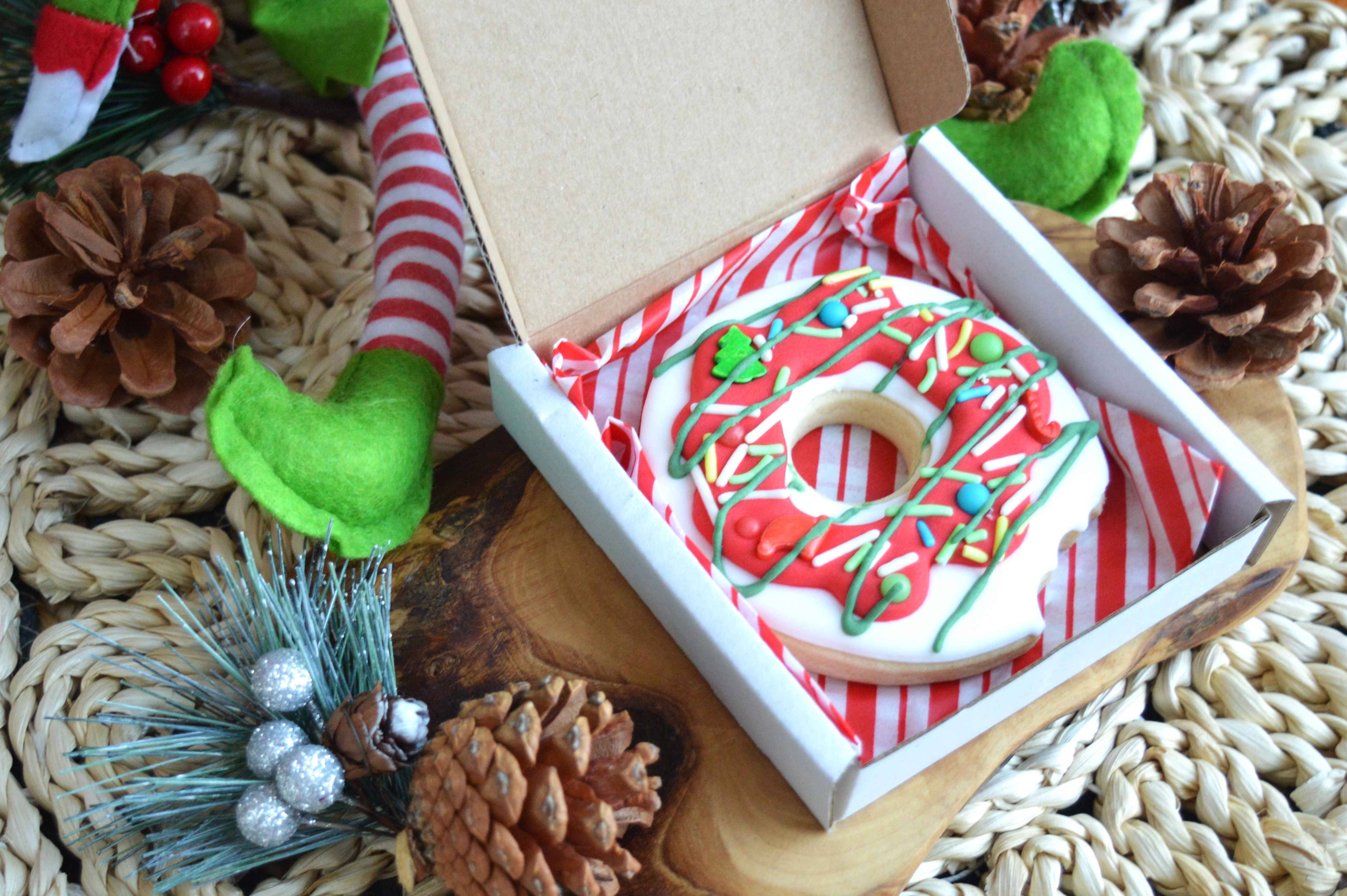 Elf on shelf-Donut biscuits-Christmas biscuits-Sugar Cookies-Iced biscuits-Christmas gift-Elf biscuit-Party favors-Personalized biscuits
