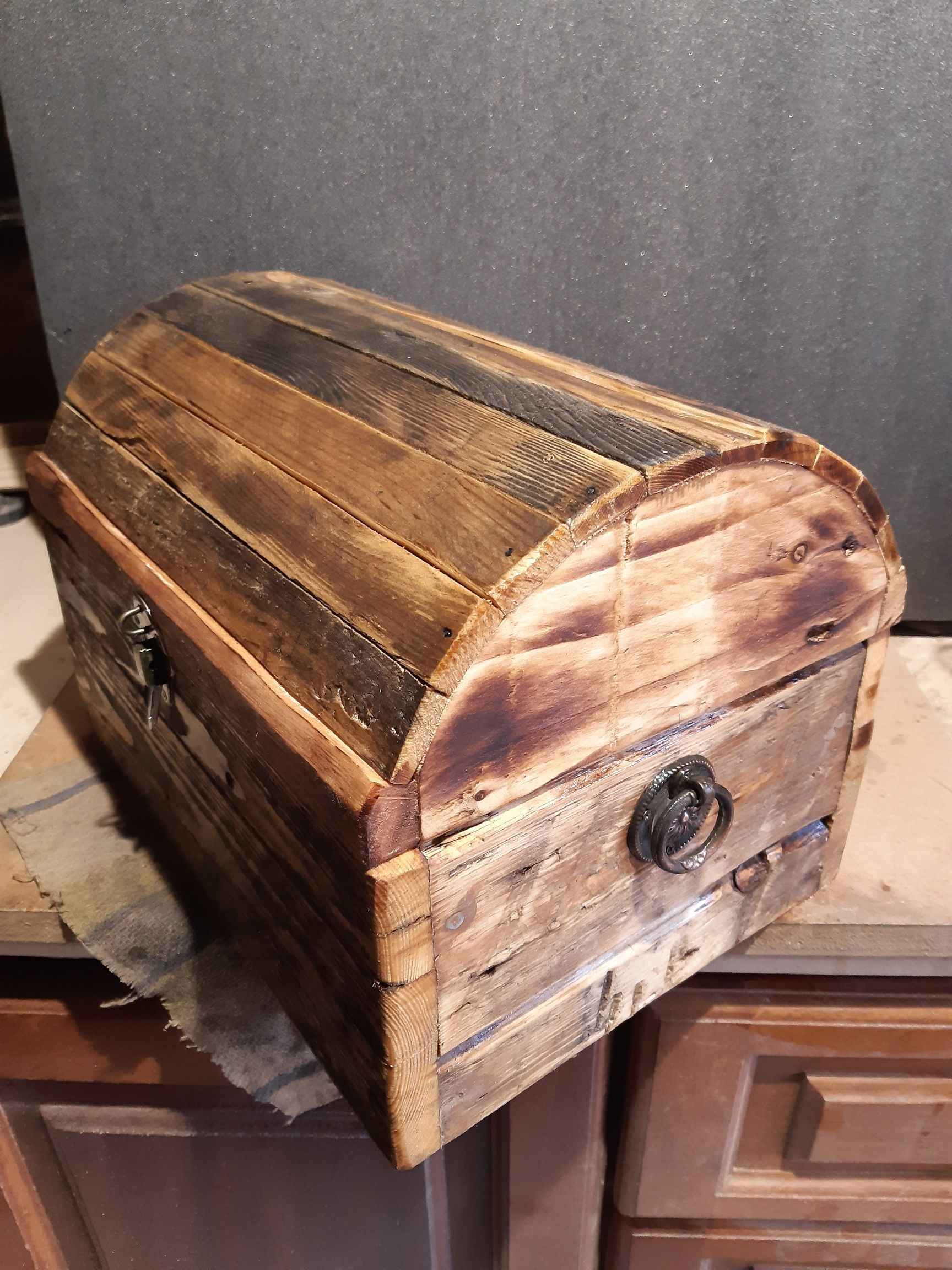 Pirates style treasure chest 
